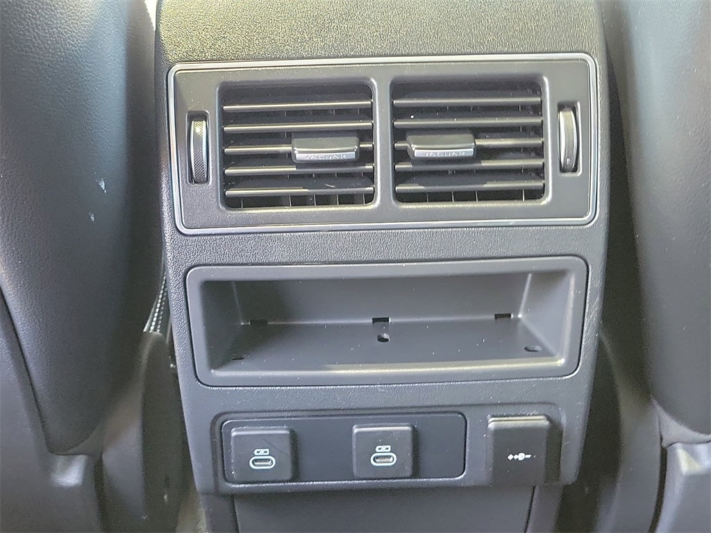 Thumbnail: 2025 Jaguar F-Pace - 21