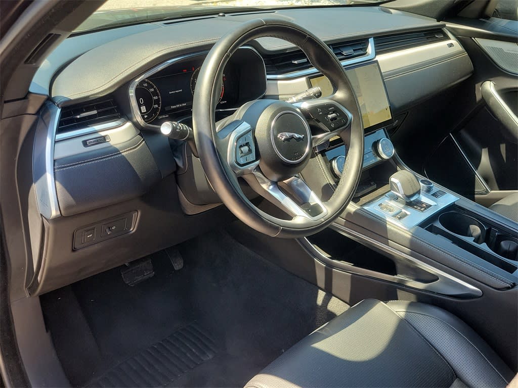 Thumbnail: 2025 Jaguar F-Pace - 10