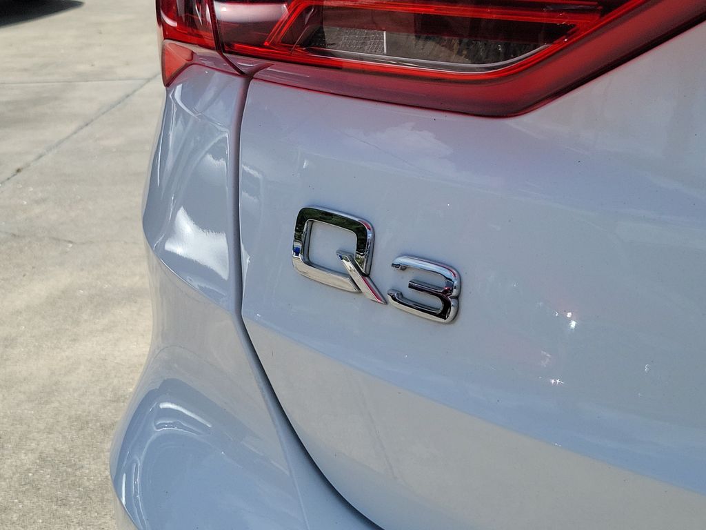Thumbnail: 2021 Audi Q3 - 18