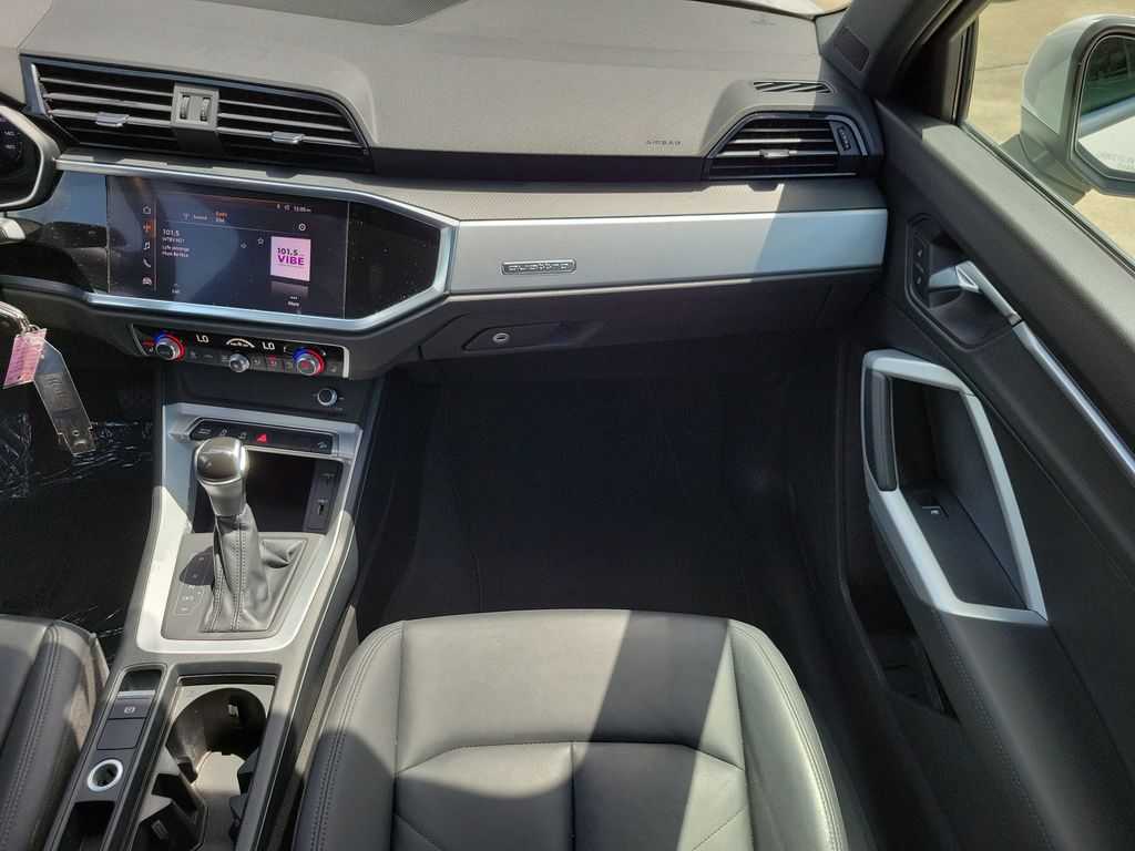 Thumbnail: 2021 Audi Q3 - 6