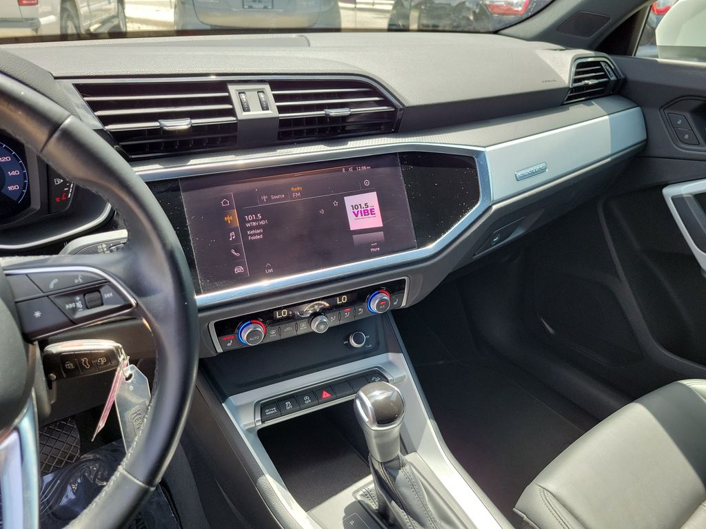Thumbnail: 2021 Audi Q3 - 31
