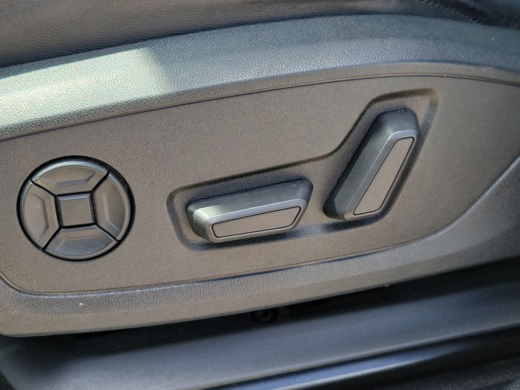 Thumbnail: 2021 Audi Q3 - 24