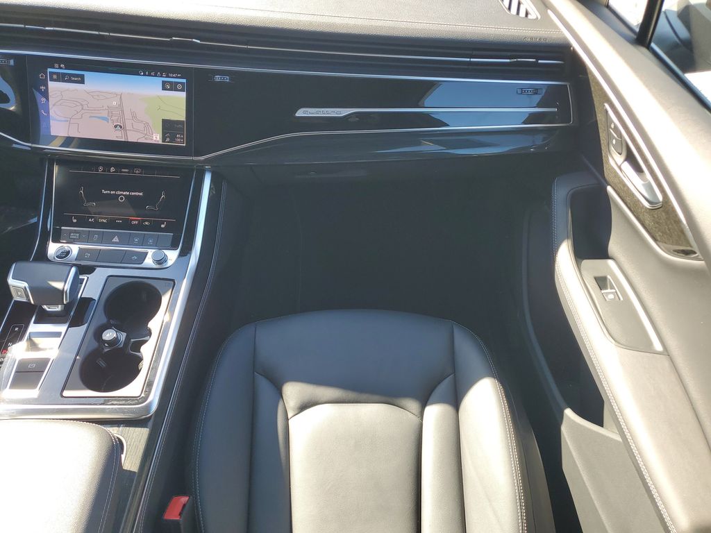 Thumbnail: 2025 Audi Q7 - 21