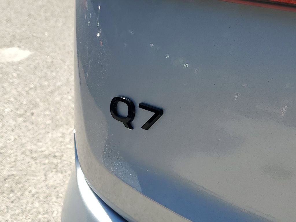 Thumbnail: 2025 Audi Q7 - 19