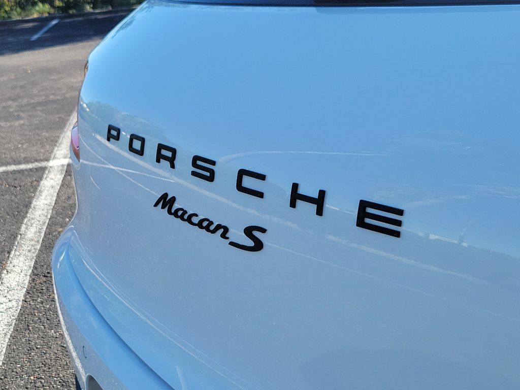 Thumbnail: 2018 Porsche Macan - 4