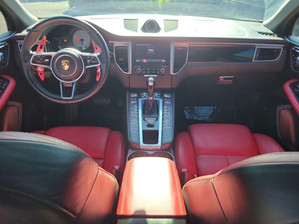 Thumbnail: 2018 Porsche Macan - 2