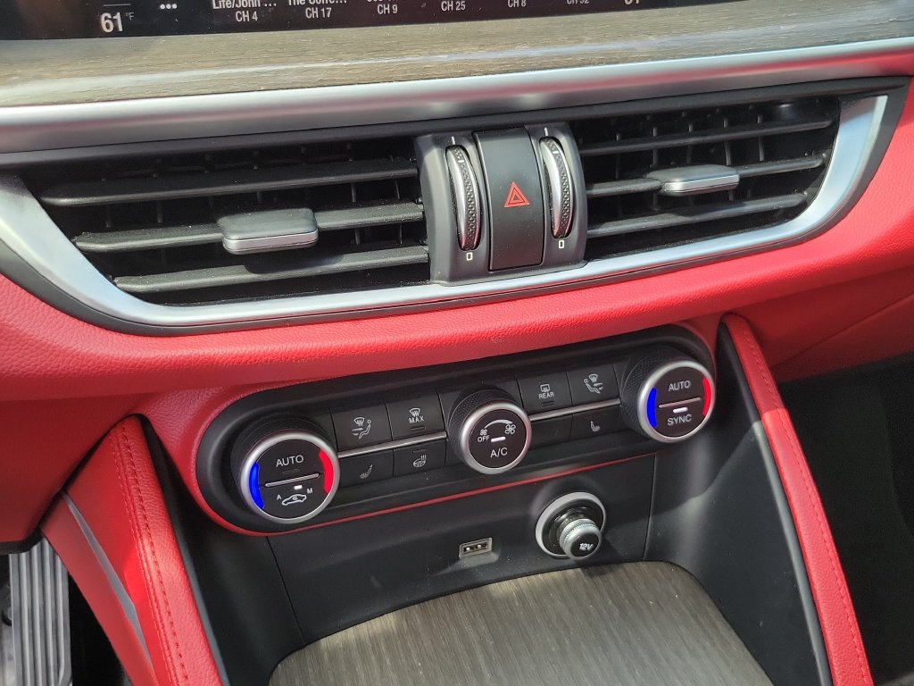 Thumbnail: 2020 Alfa Romeo Stelvio - 23