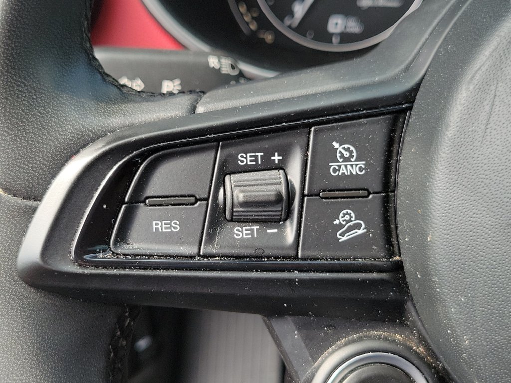 Thumbnail: 2020 Alfa Romeo Stelvio - 32