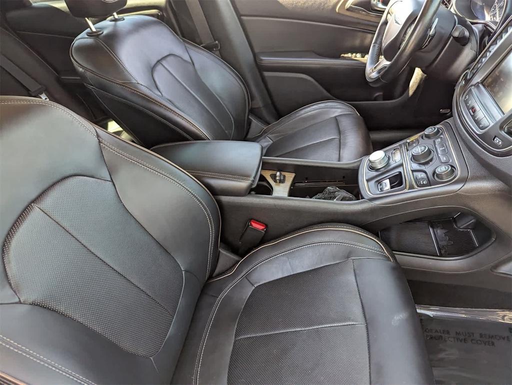 Thumbnail: 2015 Chrysler 200 - 9