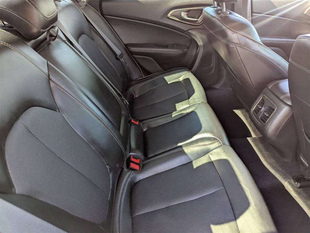 Thumbnail: 2015 Chrysler 200 - 21