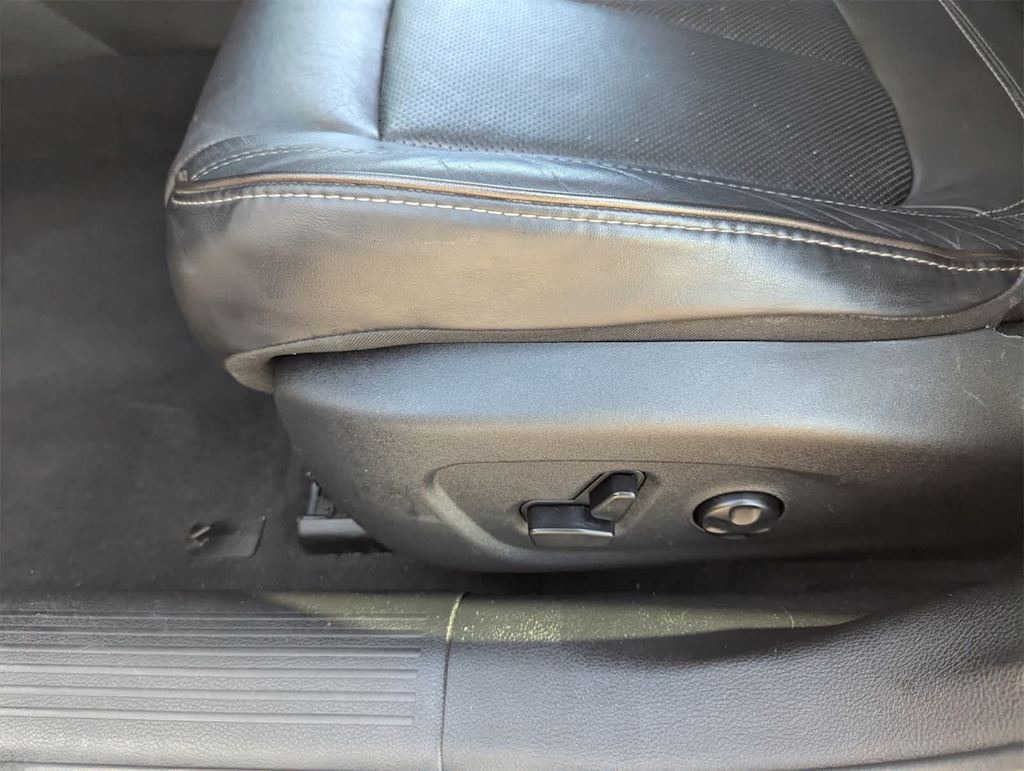 Thumbnail: 2015 Chrysler 200 - 26