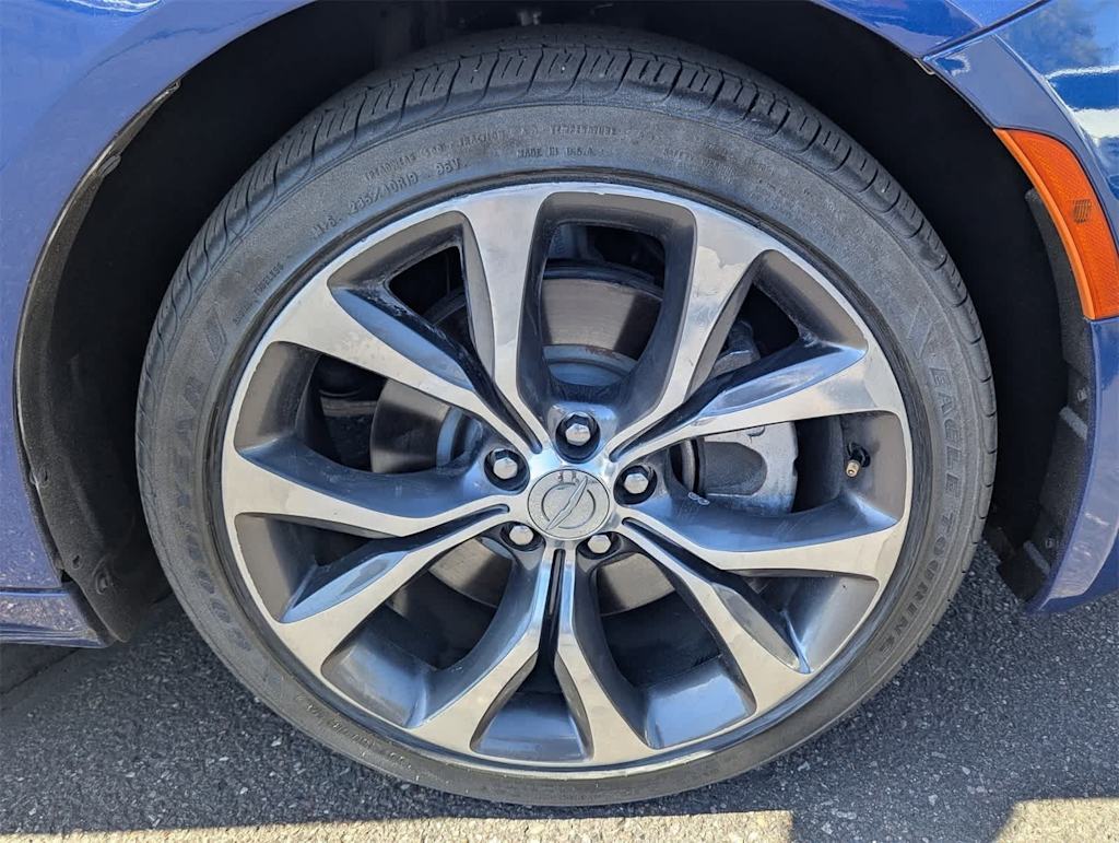 Thumbnail: 2015 Chrysler 200 - 6