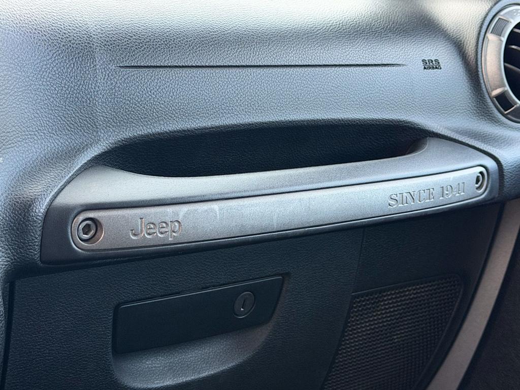 Thumbnail: 2013 Jeep Wrangler - 19