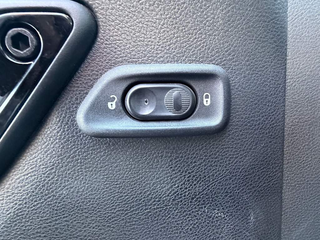 Thumbnail: 2015 Jeep Wrangler - 5