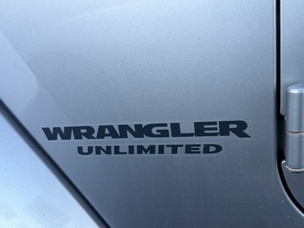 Thumbnail: 2015 Jeep Wrangler - 16