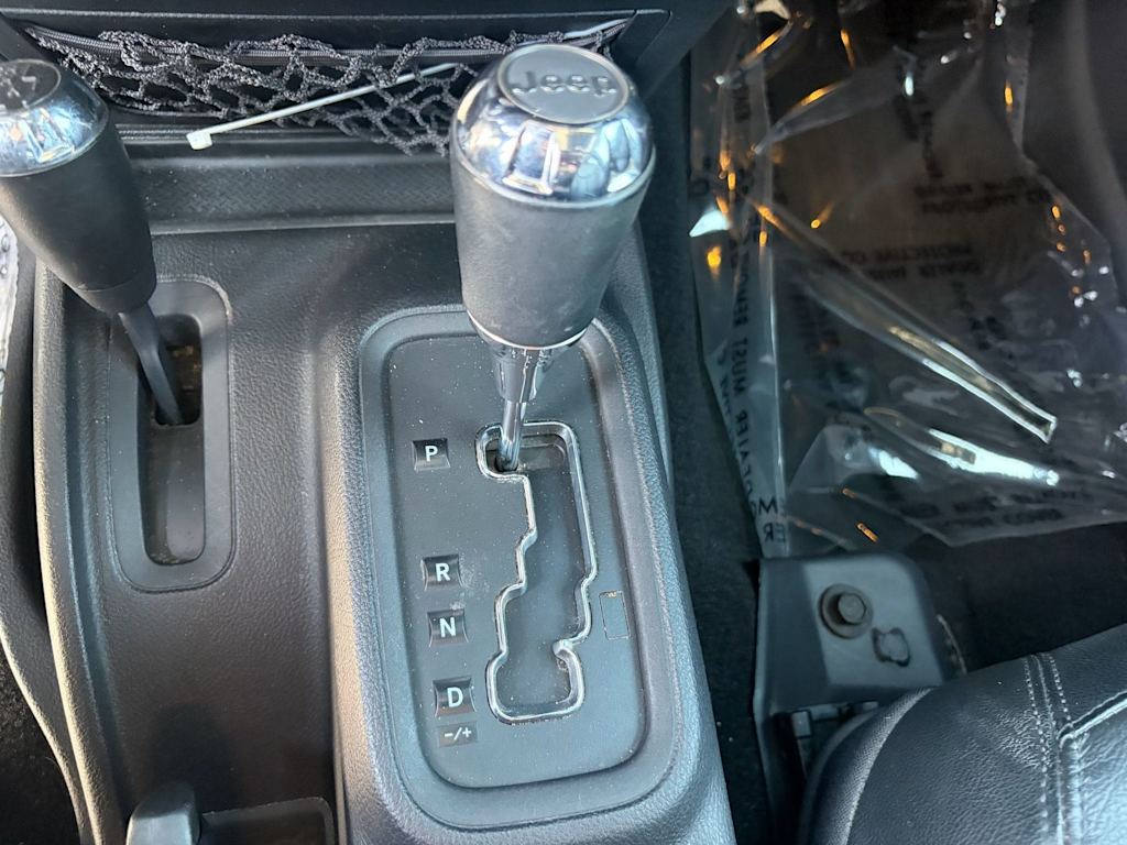 Thumbnail: 2015 Jeep Wrangler - 30