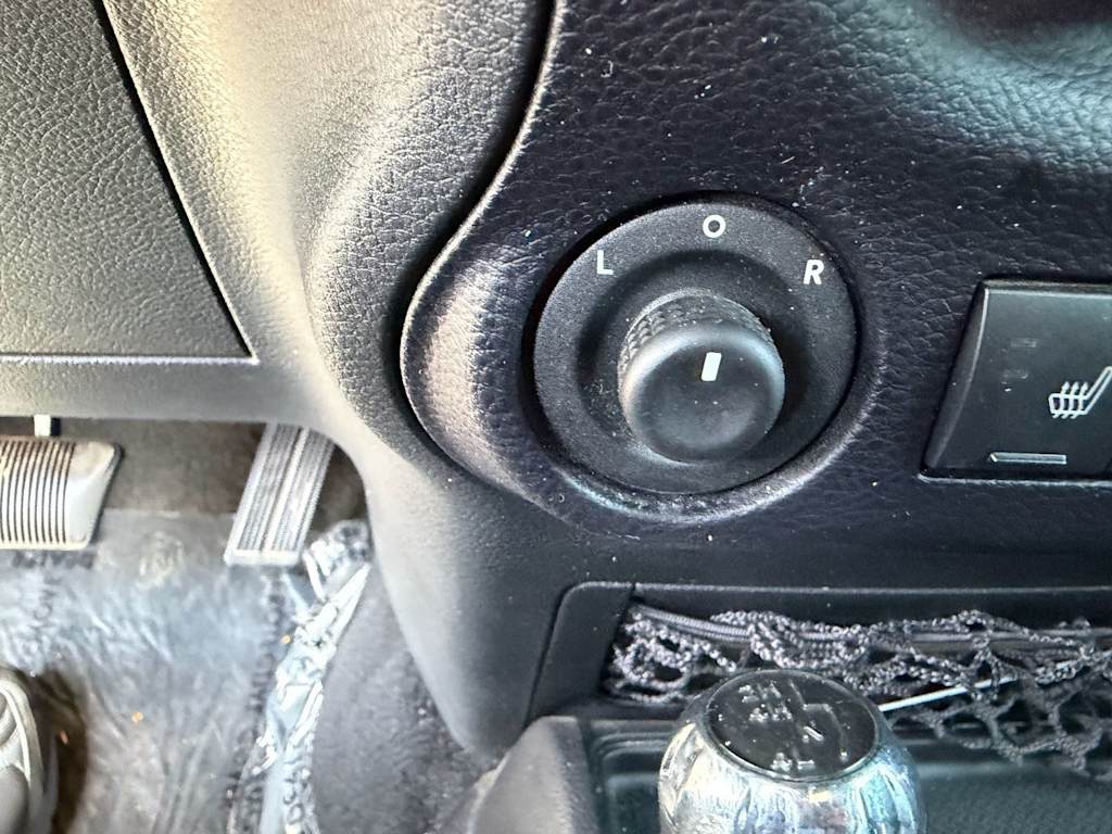 Thumbnail: 2015 Jeep Wrangler - 29