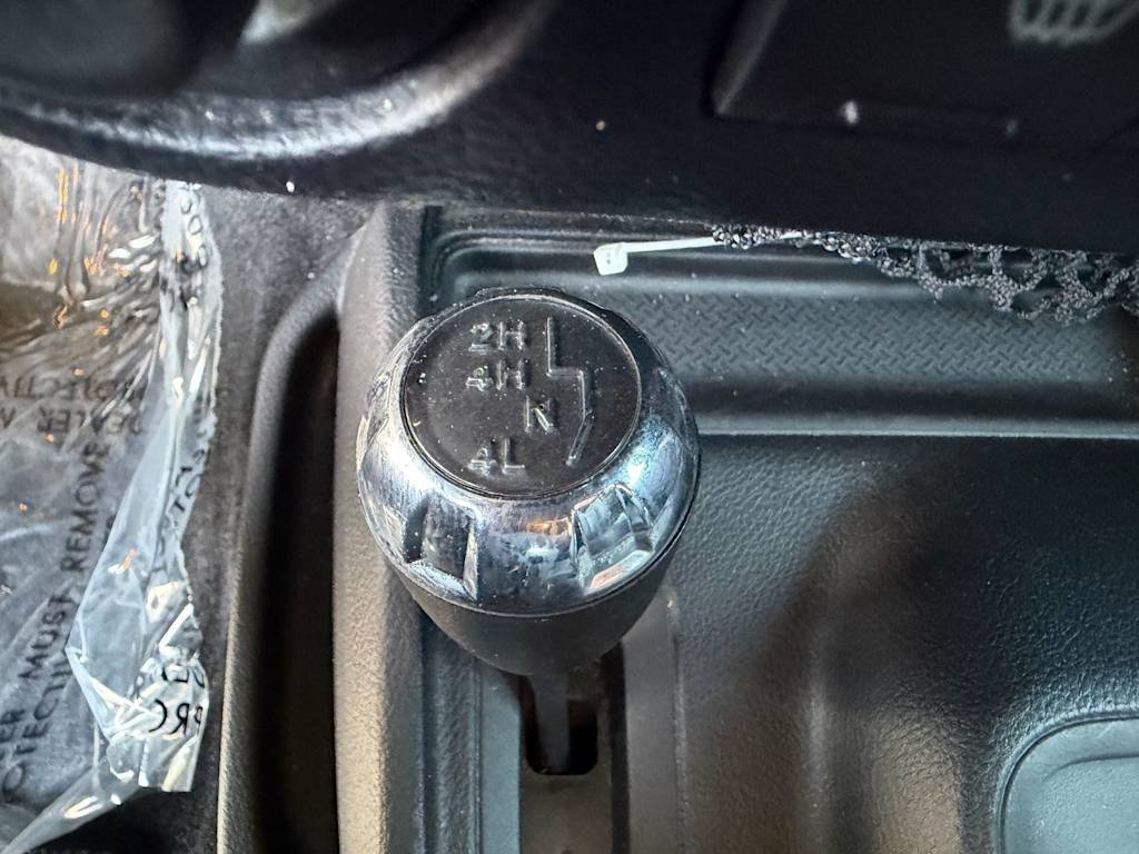 Thumbnail: 2015 Jeep Wrangler - 13