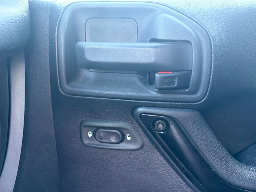 Thumbnail: 2015 Jeep Wrangler - 31