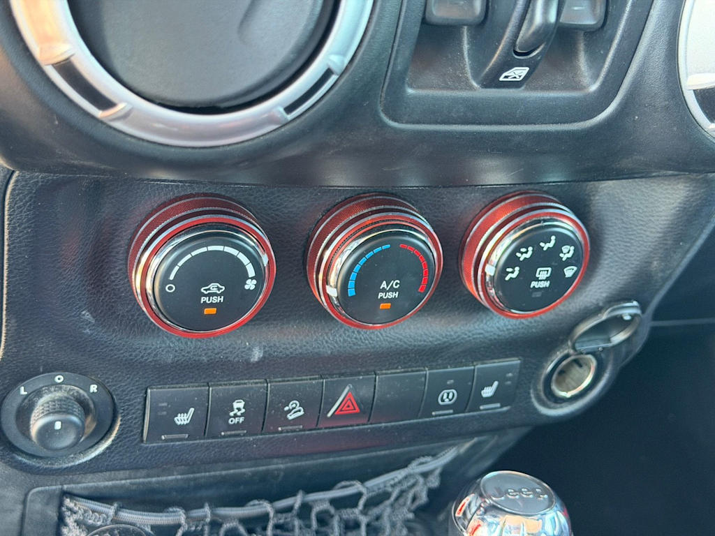 Thumbnail: 2014 Jeep Wrangler - 20