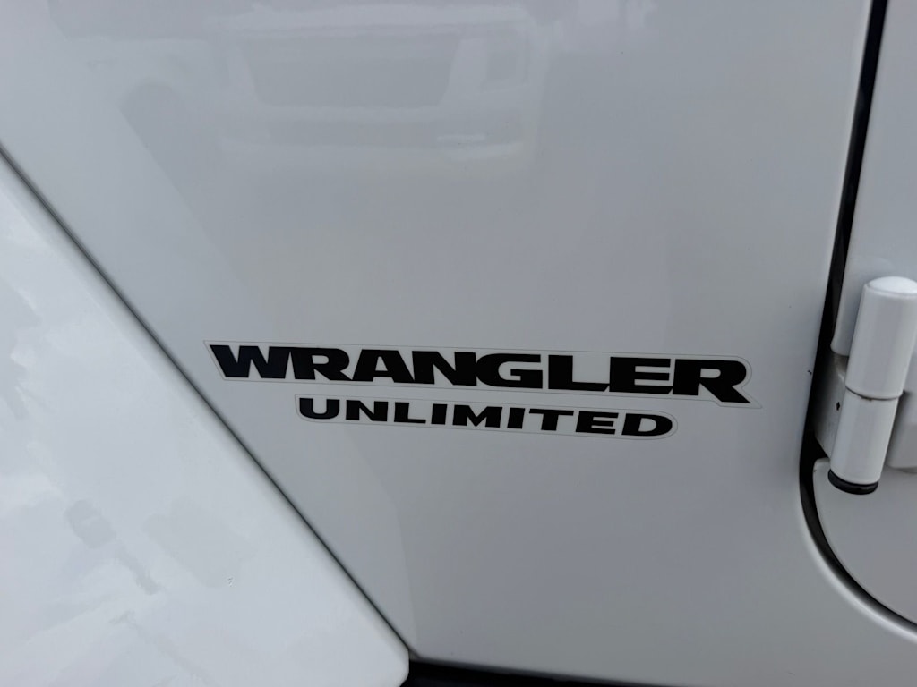 Thumbnail: 2017 Jeep Wrangler - 34