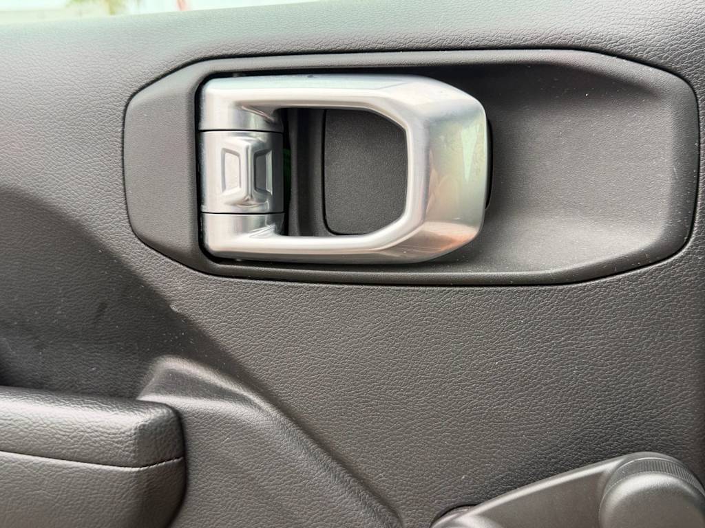 Thumbnail: 2022 Jeep Wrangler - 20