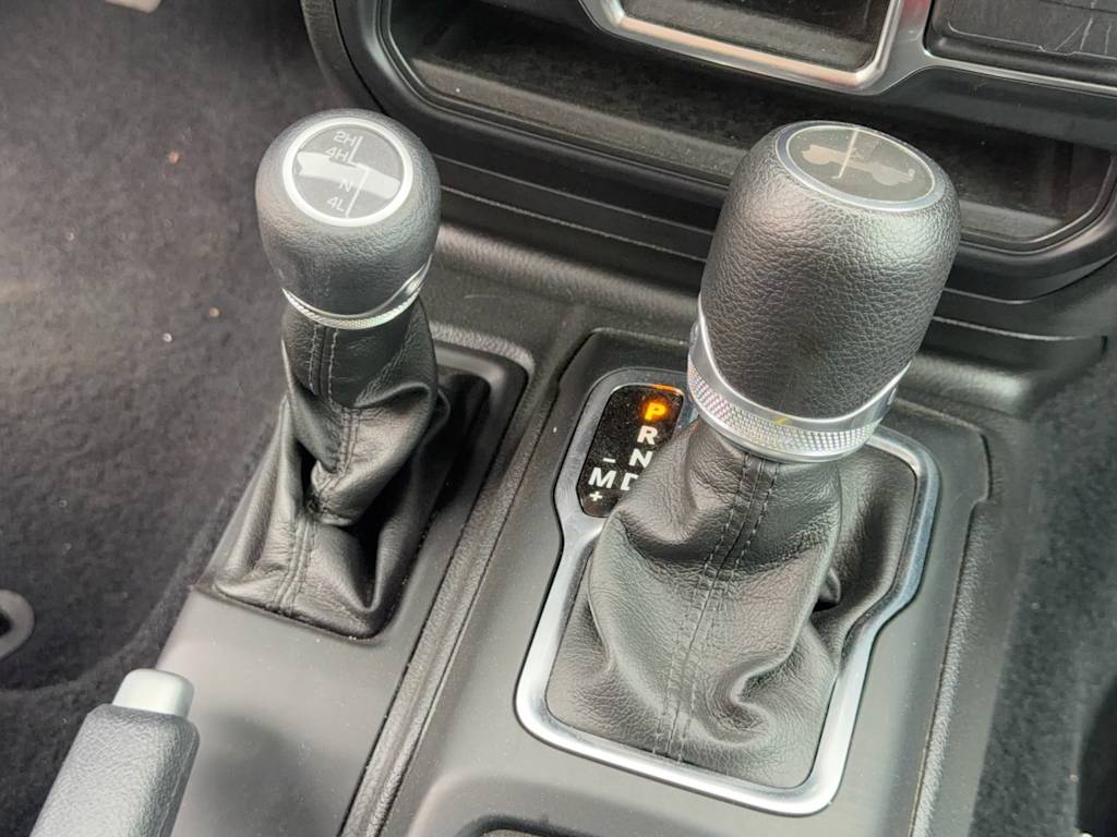 Thumbnail: 2022 Jeep Wrangler - 6
