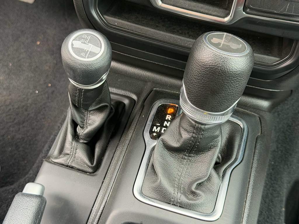 Thumbnail: 2022 Jeep Wrangler - 15