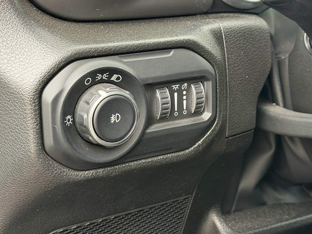 Thumbnail: 2022 Jeep Wrangler - 22