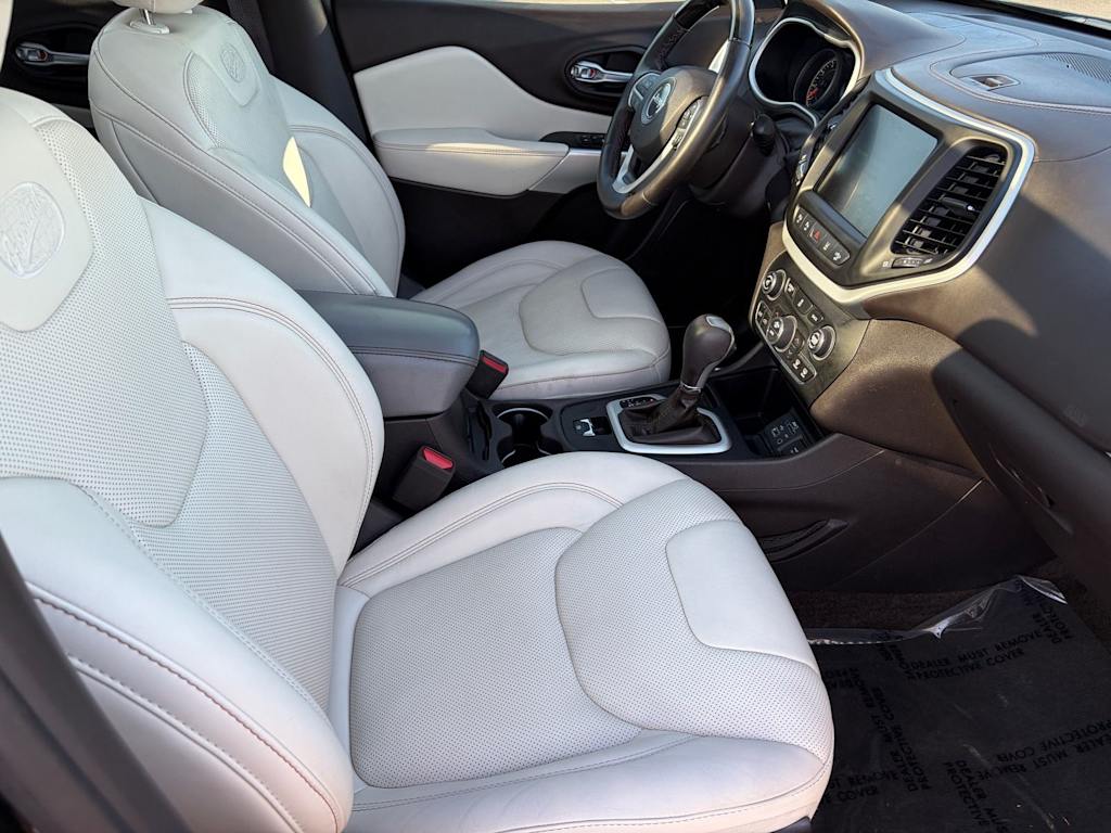Thumbnail: 2016 Jeep Cherokee - 9