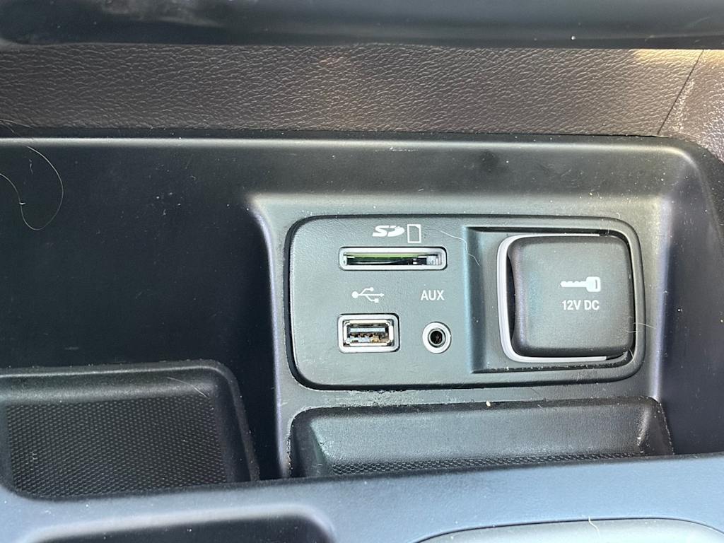 Thumbnail: 2016 Jeep Cherokee - 31