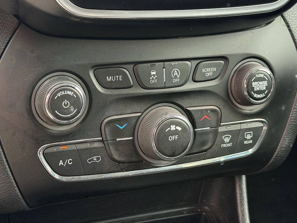 Thumbnail: 2020 Jeep Cherokee - 13