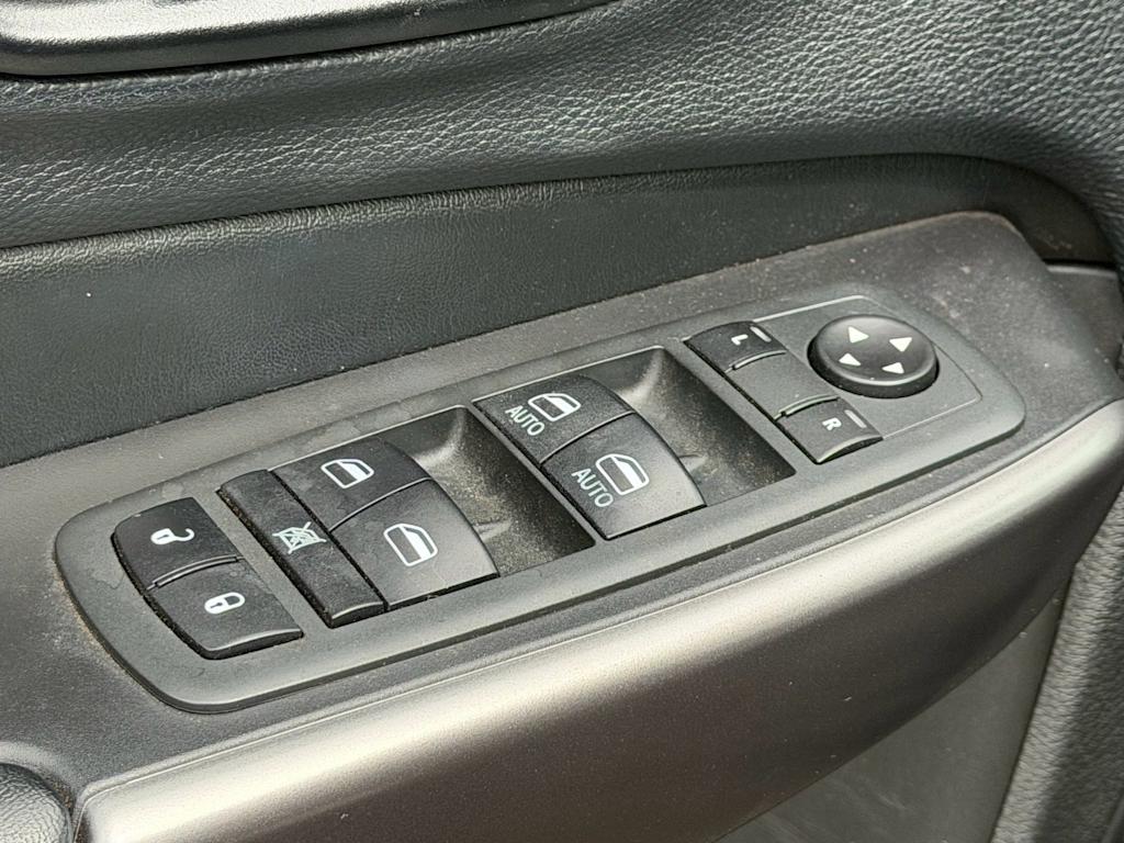 Thumbnail: 2020 Jeep Cherokee - 20
