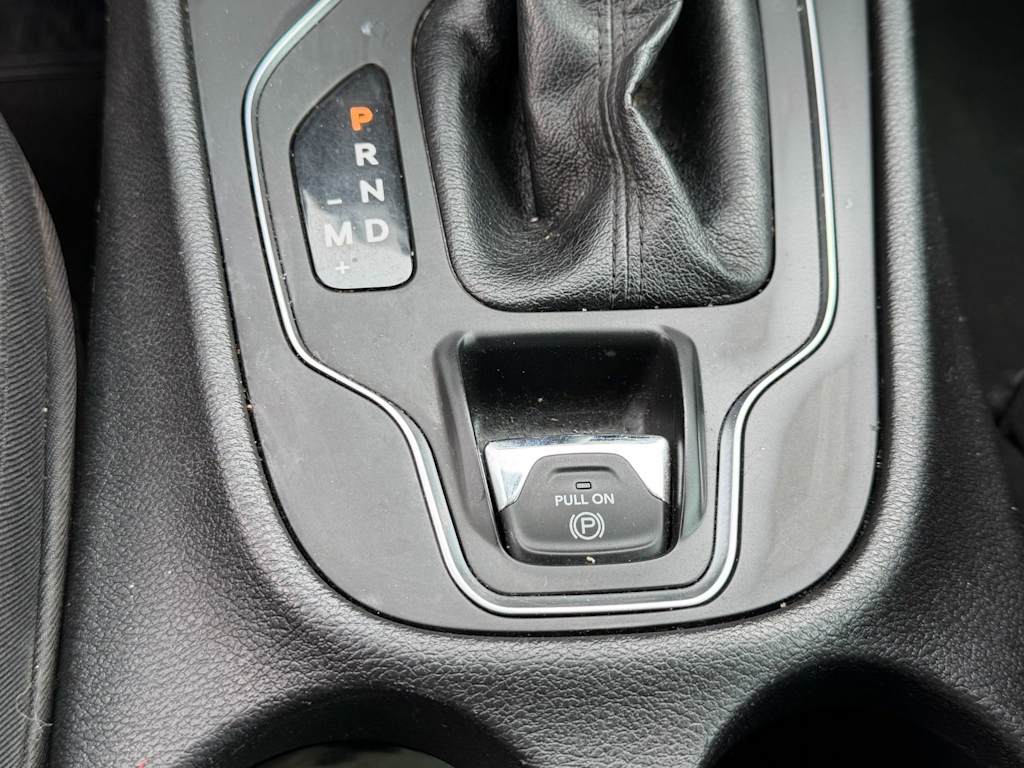 Thumbnail: 2020 Jeep Cherokee - 15