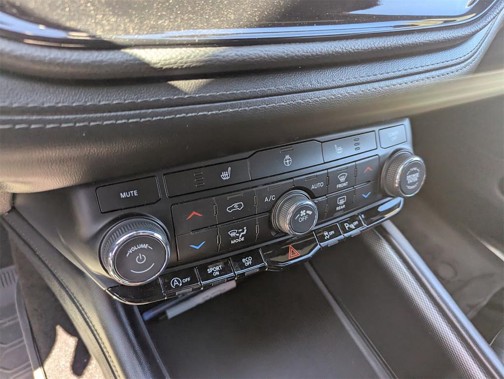 Thumbnail: 2021 Dodge Durango - 24