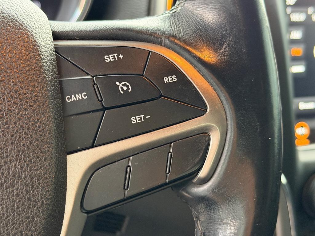 Thumbnail: 2018 Jeep Grand Cherokee - 15