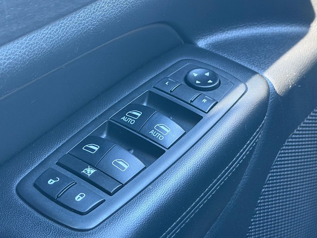 Thumbnail: 2018 Jeep Grand Cherokee - 16