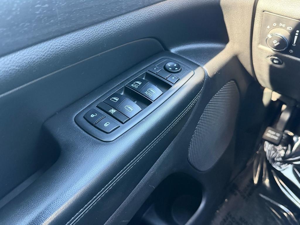 Thumbnail: 2018 Jeep Grand Cherokee - 29