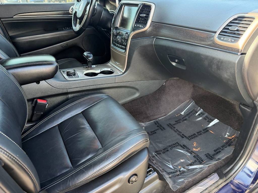 Thumbnail: 2015 Jeep Grand Cherokee - 18