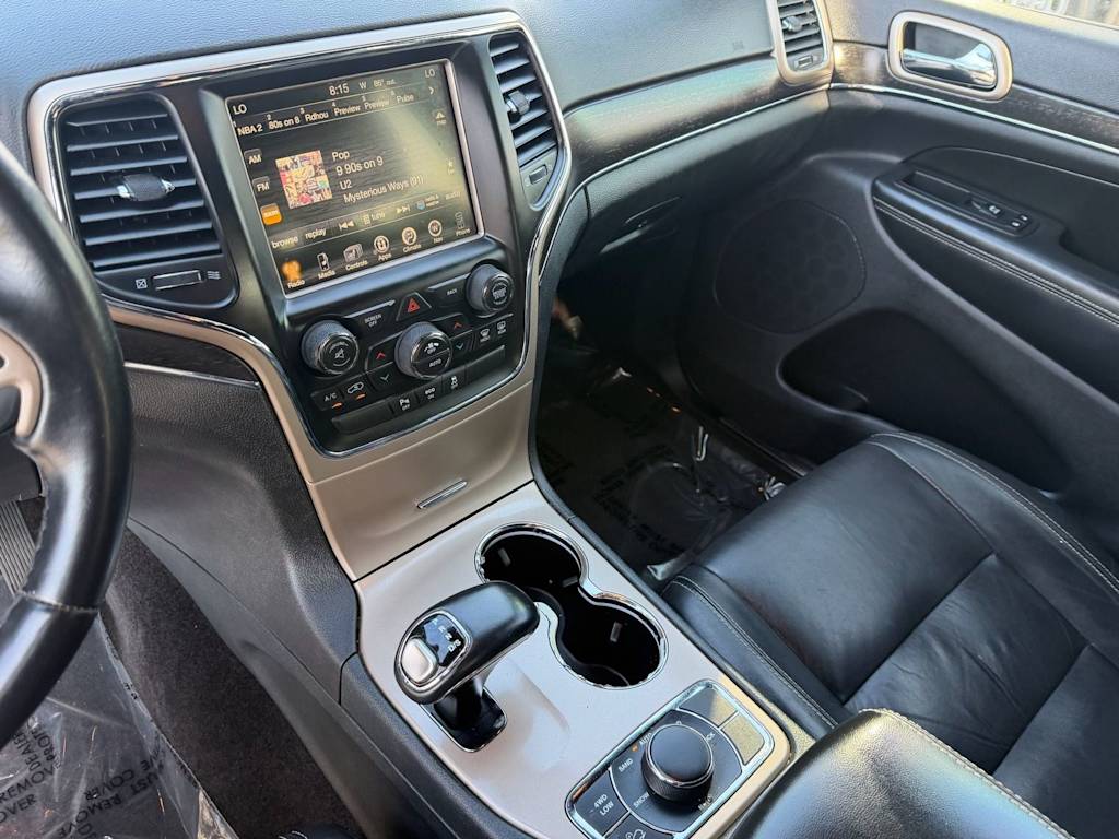 Thumbnail: 2015 Jeep Grand Cherokee - 12
