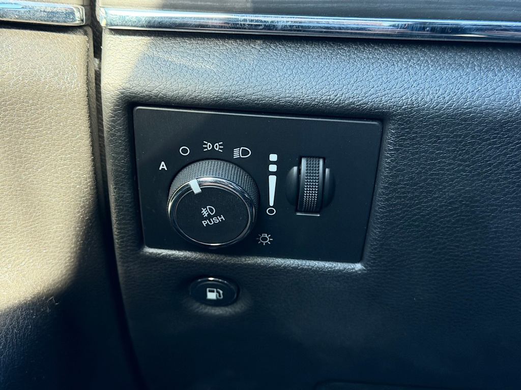 Thumbnail: 2021 Jeep Grand Cherokee - 21