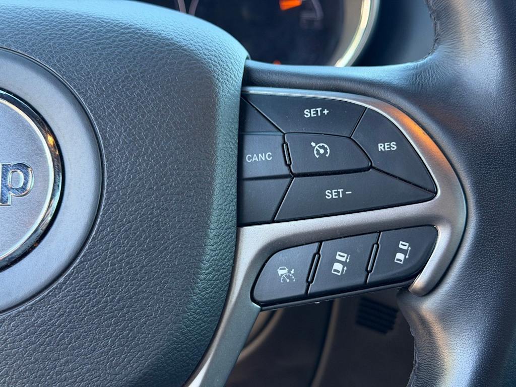 Thumbnail: 2021 Jeep Grand Cherokee - 17