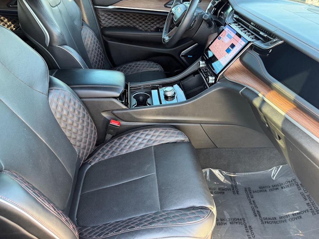 Thumbnail: 2022 Jeep Grand Cherokee - 10