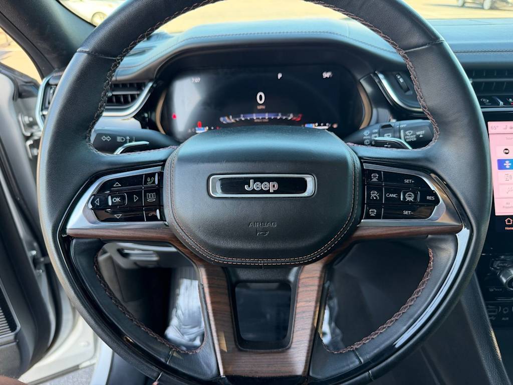 Thumbnail: 2022 Jeep Grand Cherokee - 12