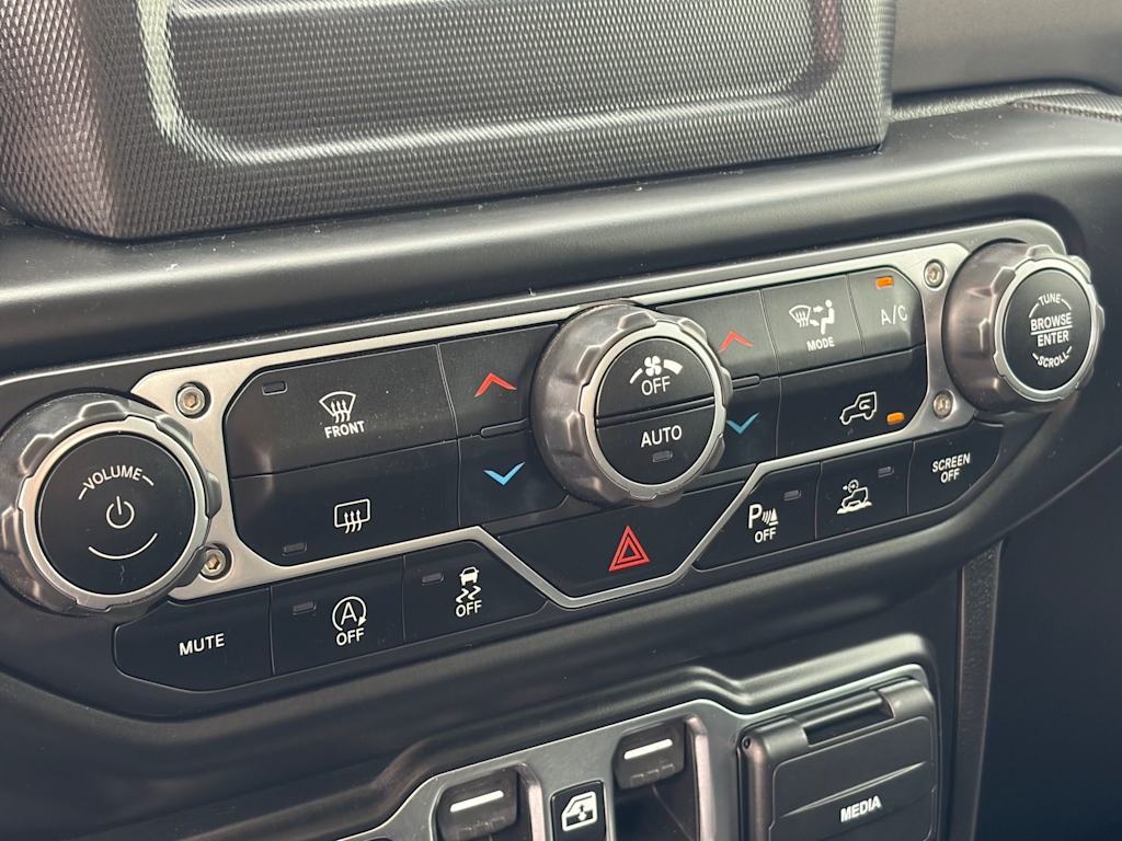 Thumbnail: 2021 Jeep Gladiator - 25