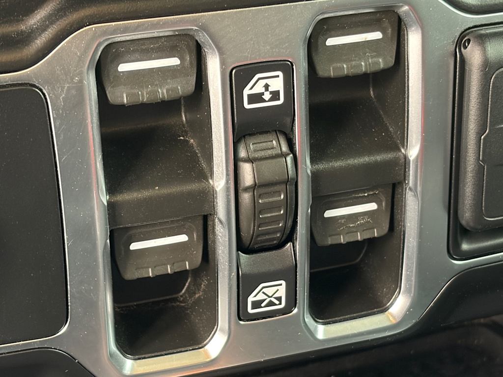 Thumbnail: 2021 Jeep Gladiator - 26