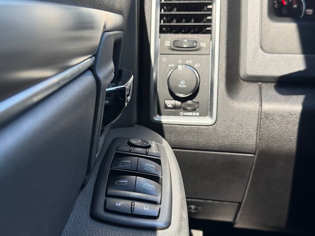 Thumbnail: 2019 RAM 1500 - 19