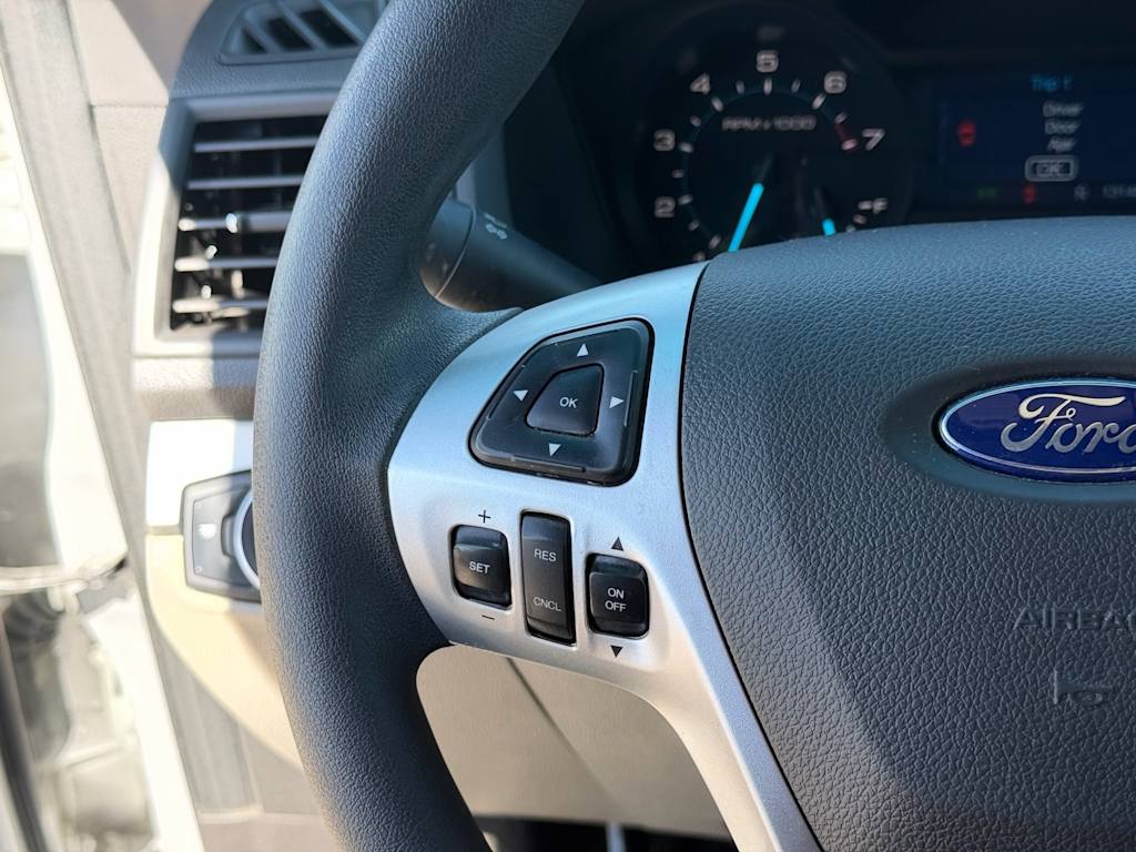 Thumbnail: 2015 Ford Explorer - 23