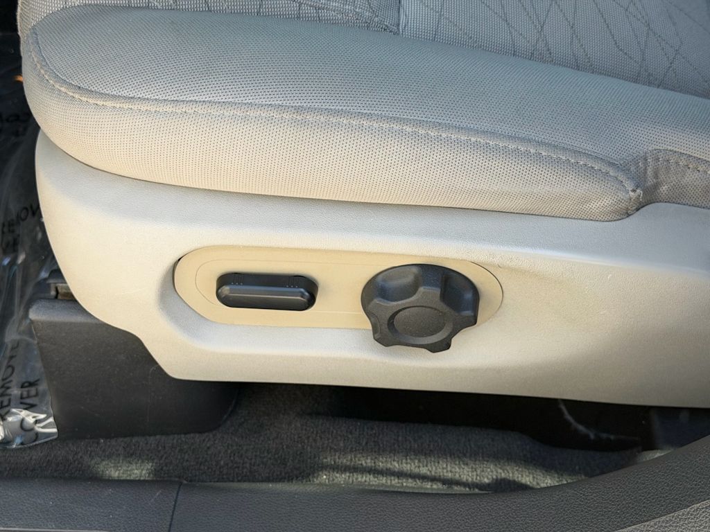 Thumbnail: 2015 Ford Explorer - 19