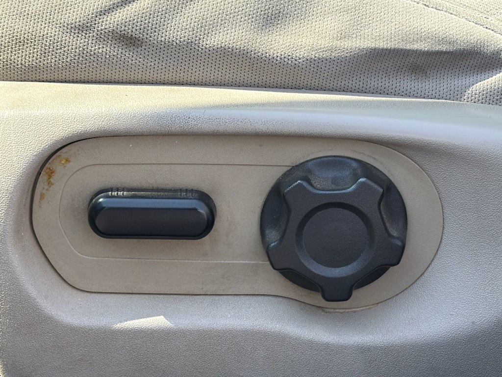Thumbnail: 2014 Ford Explorer - 14